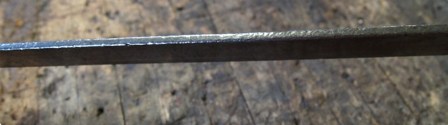 Edge damage on feders: comparing a Fechterspiel with historic originals