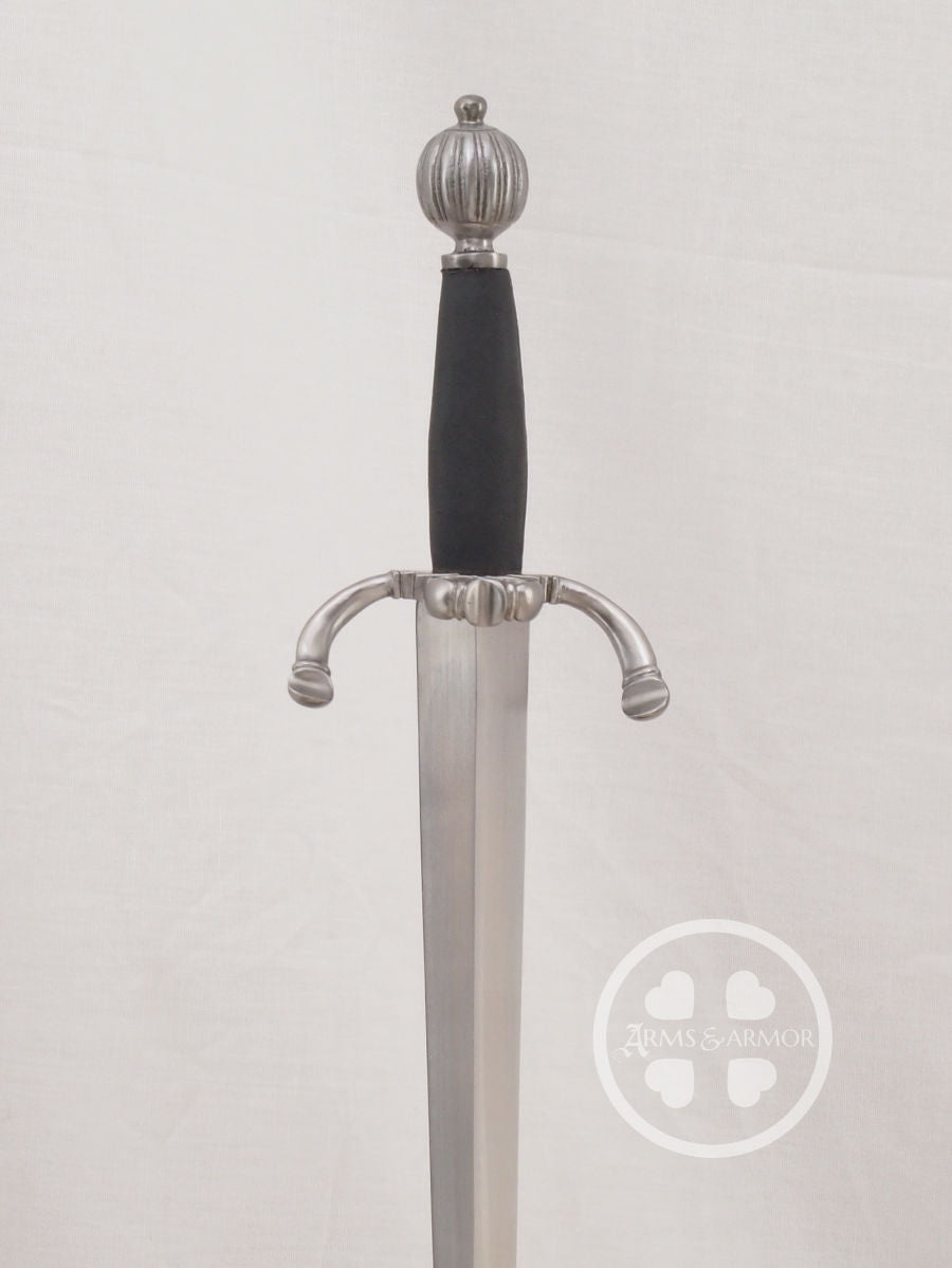 1580 Parrying Dagger #048 hilt detail with guard ring and black grip.