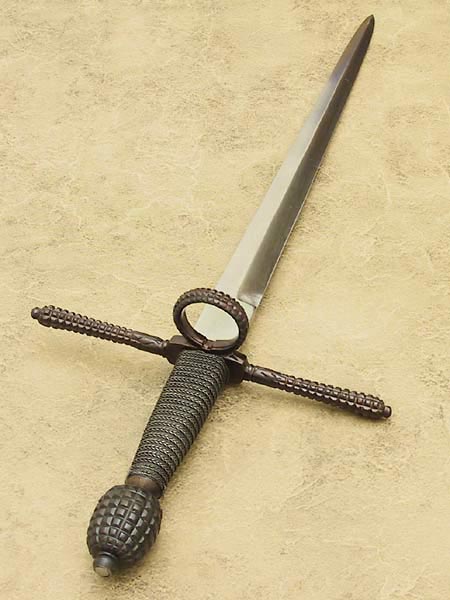 Milanese Parrying Dagger #197 matches rapier in hilt detail mounted on steel blade with rectangular ricasso.